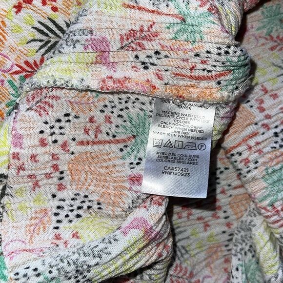 LOFT XL Floral pattern, mock turtleneck Super  cute Size XL key hole bottom back - Picture 6 of 8